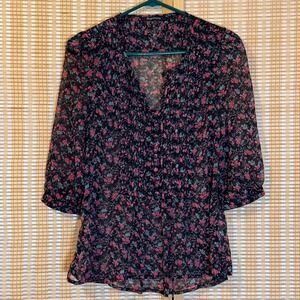 Foreign Exchange Womens XS Floral Sheer Pleated V-Neck Blouse Black Pink WISM282